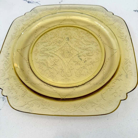 Federal Amber Depression Glass Plates~1 Lg 1 Sm - Picture 2 of 8